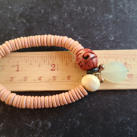 Vintage Beaded Stretchy Bracelet - Picture 9 of 10